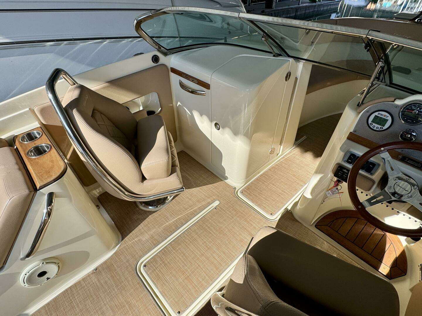2018 Chris-Craft Launch 27 Heritage Trim Edition - Surf - Image 33