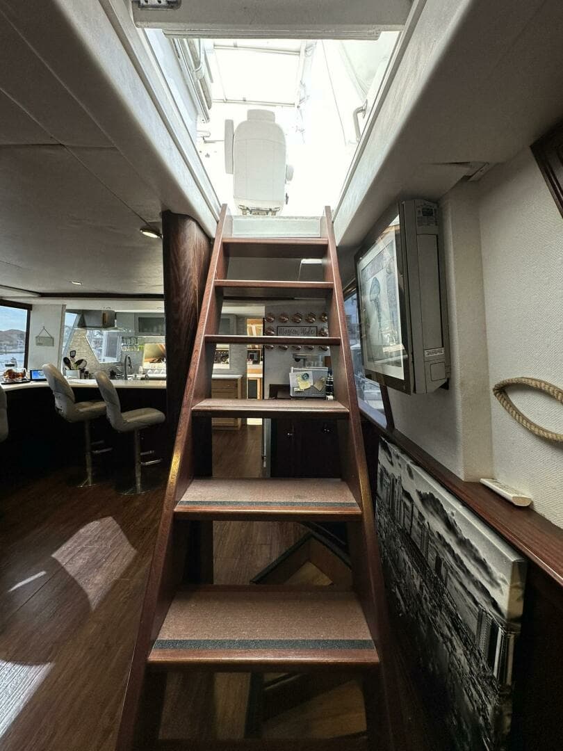 1988 Viking Motor Yacht - Image 82