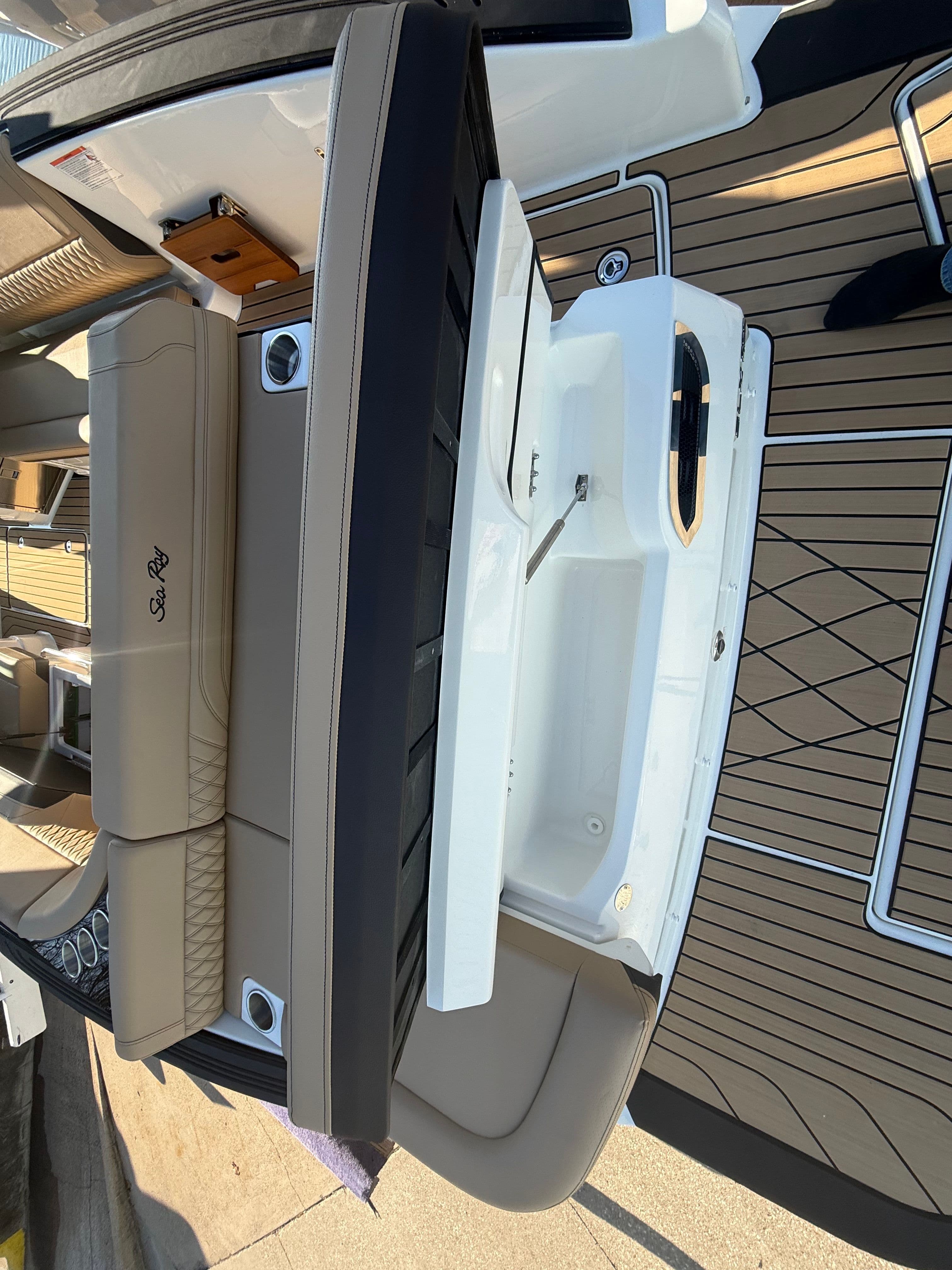 2026 Sea Ray SLX 280 - 27