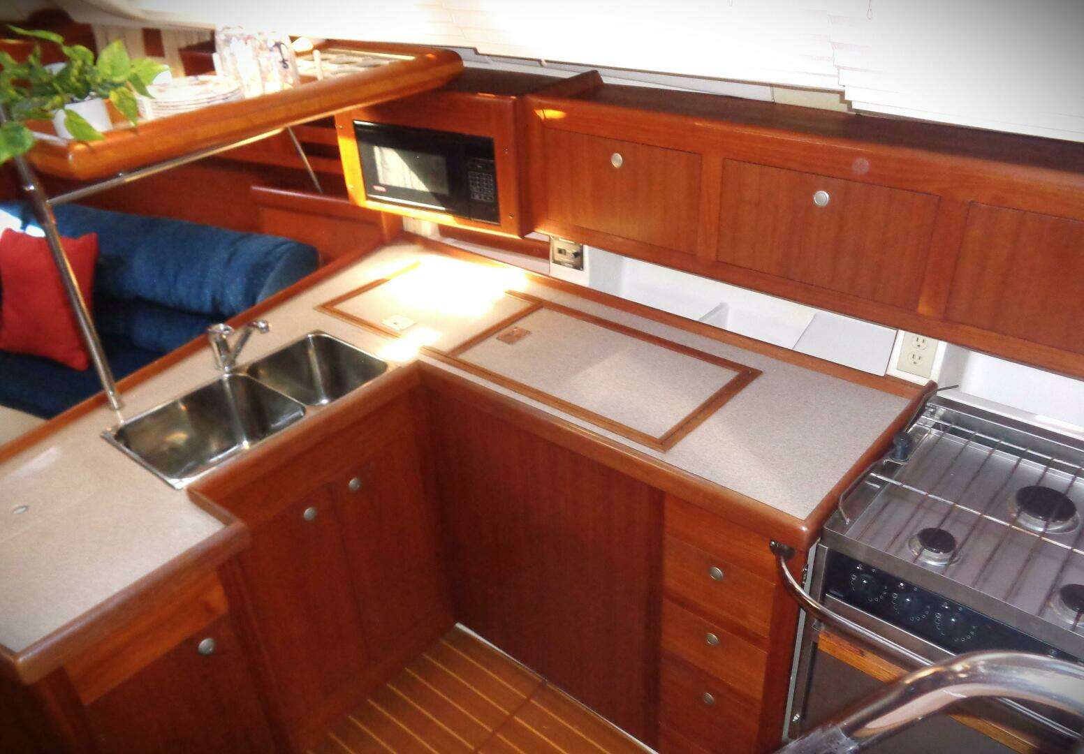 2001 Hunter 380 - Image 4
