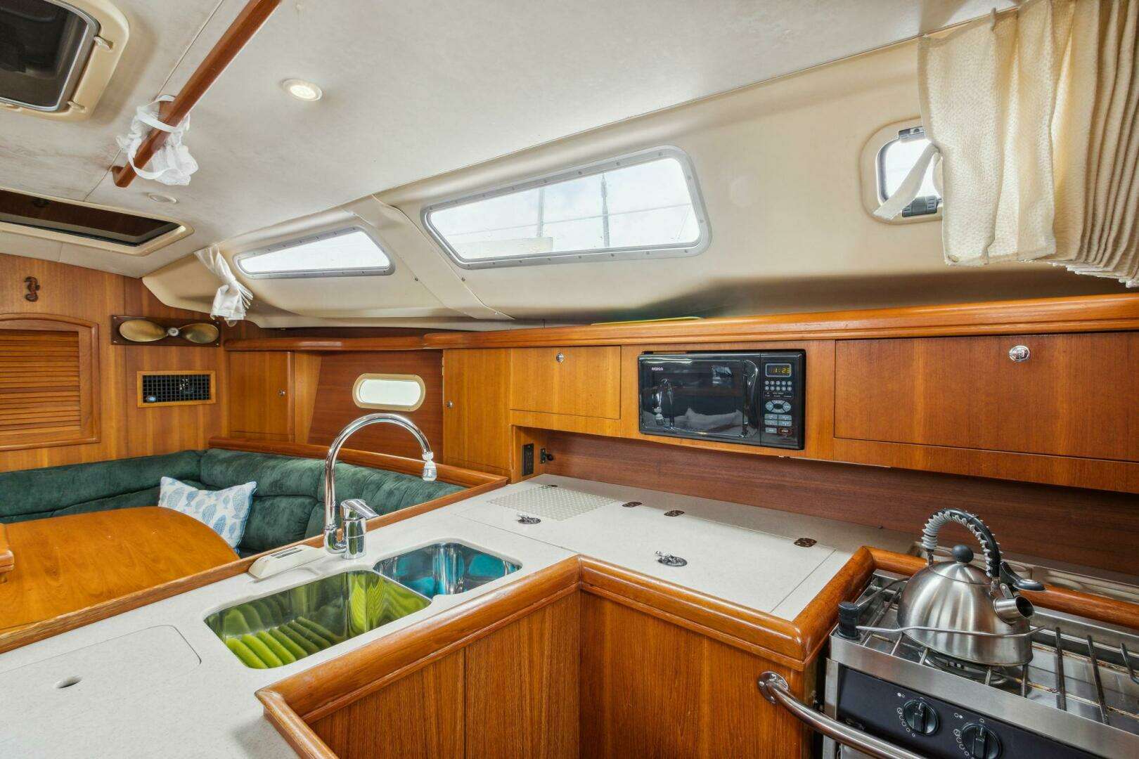 2003 Hunter 356 - Image 35