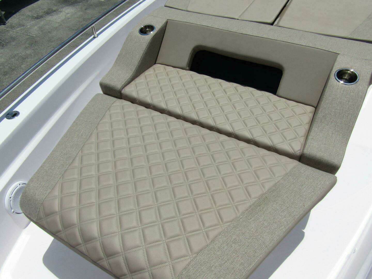 2024 Axopar 37 Sun Top - Image 27