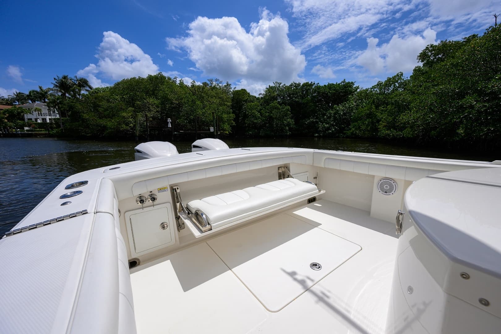 2019 Regulator Center Console - Image 42