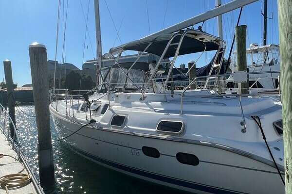 2001 Hunter 420 Passage - Image 1