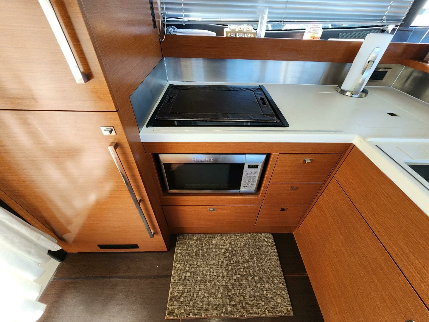 2014 Prestige 550 - Image 19