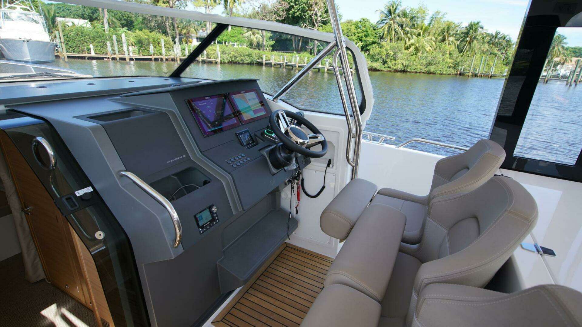 2025 Nimbus Tender 11 - Image 10