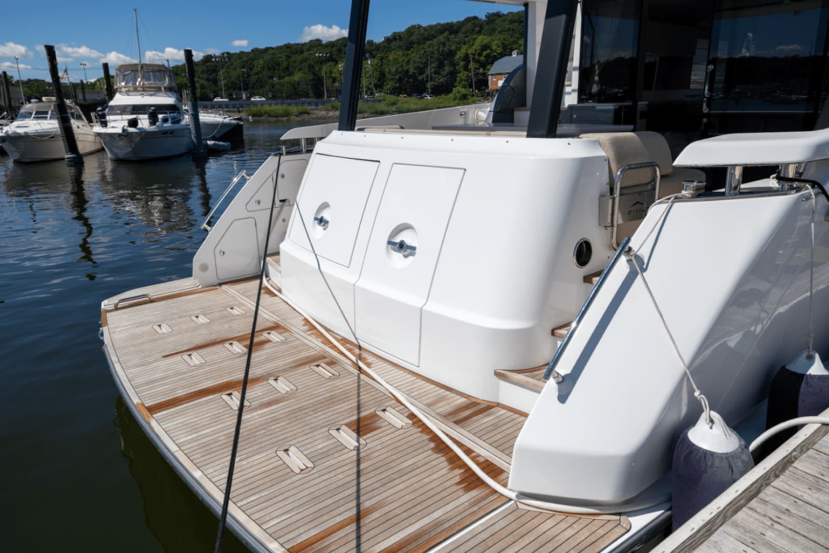 2025 Azimut Fly 68 - Image 13