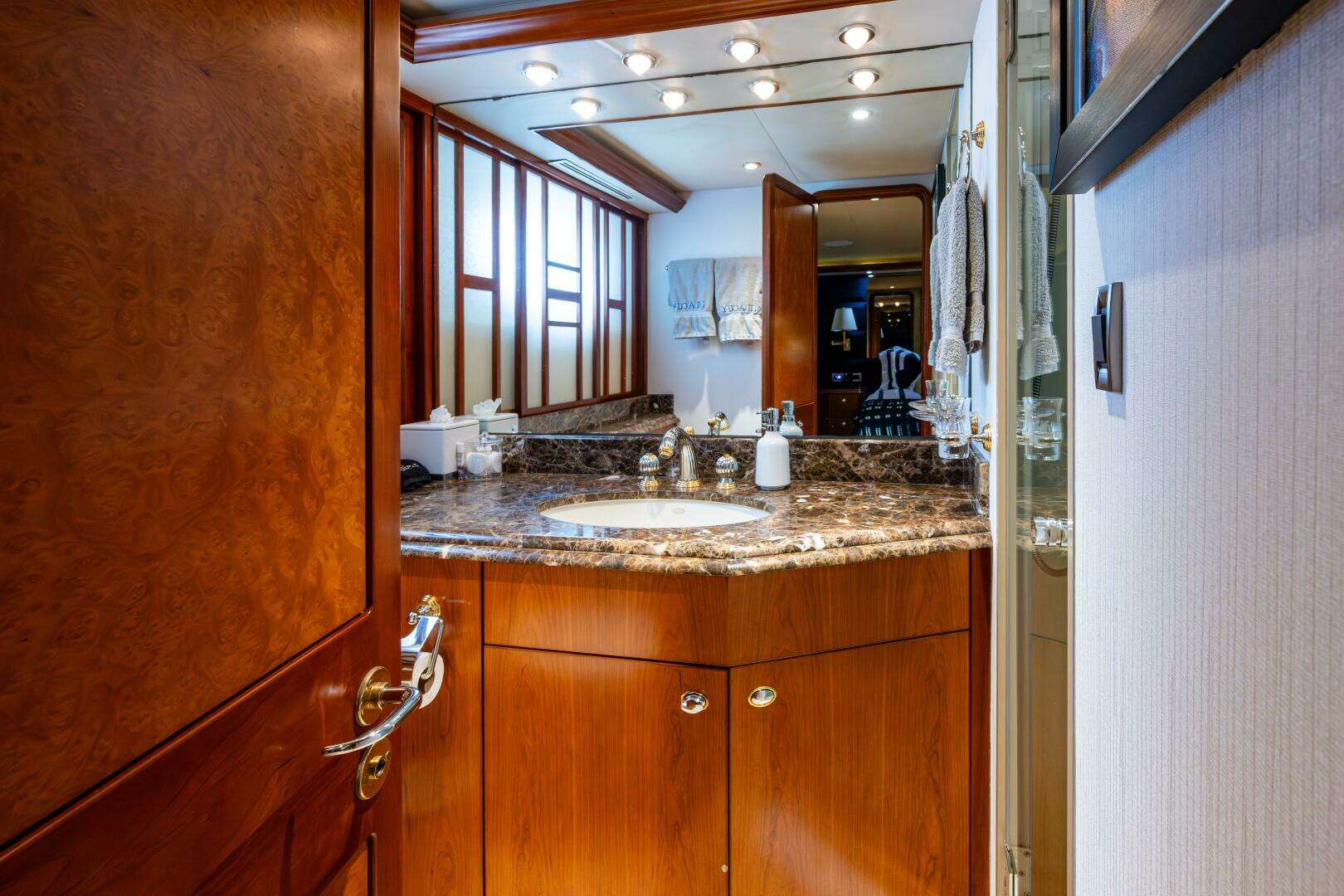 2006 Westport W112 - Image 22