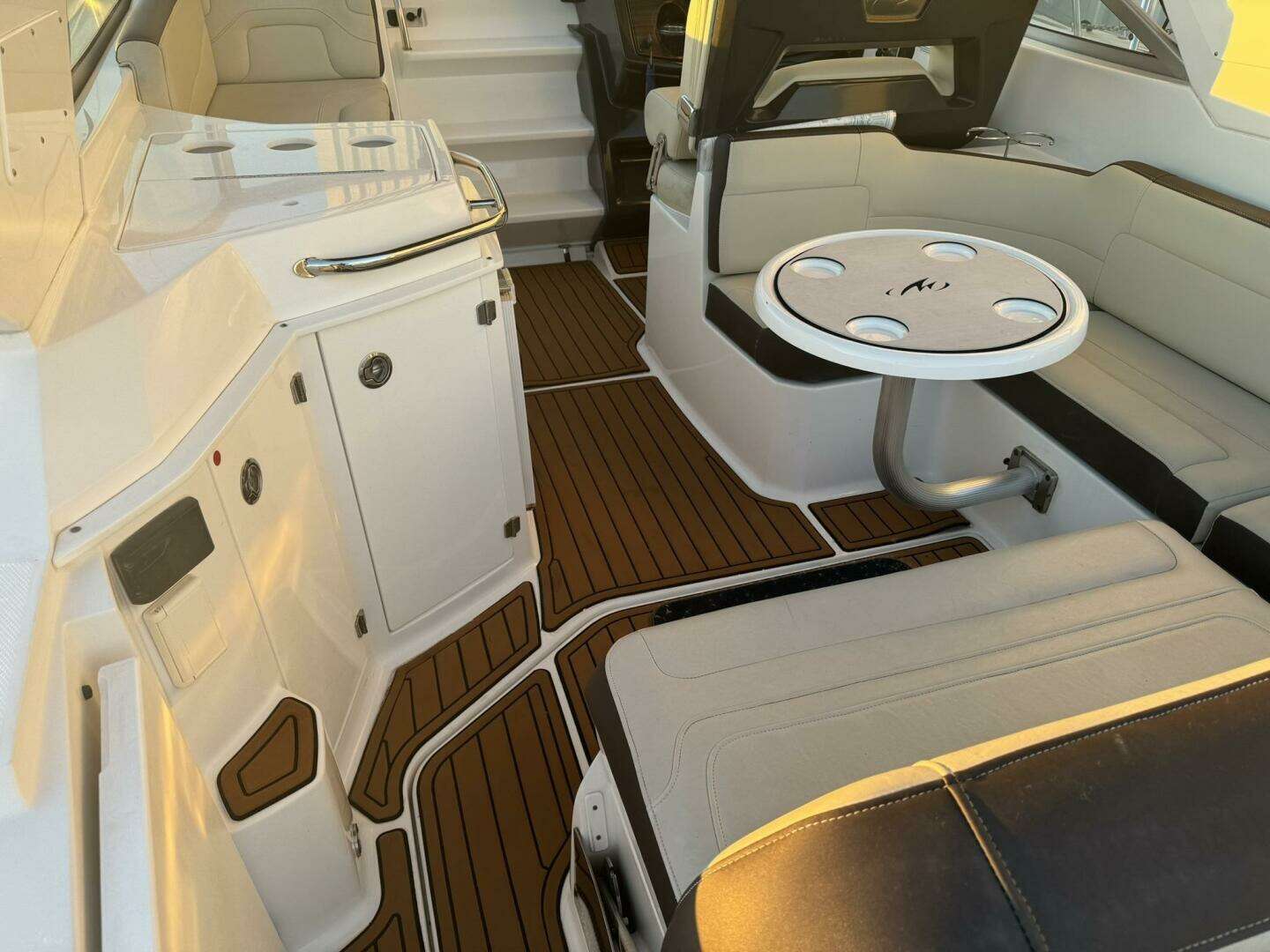 2018 Monterey 295 SY - Image 12