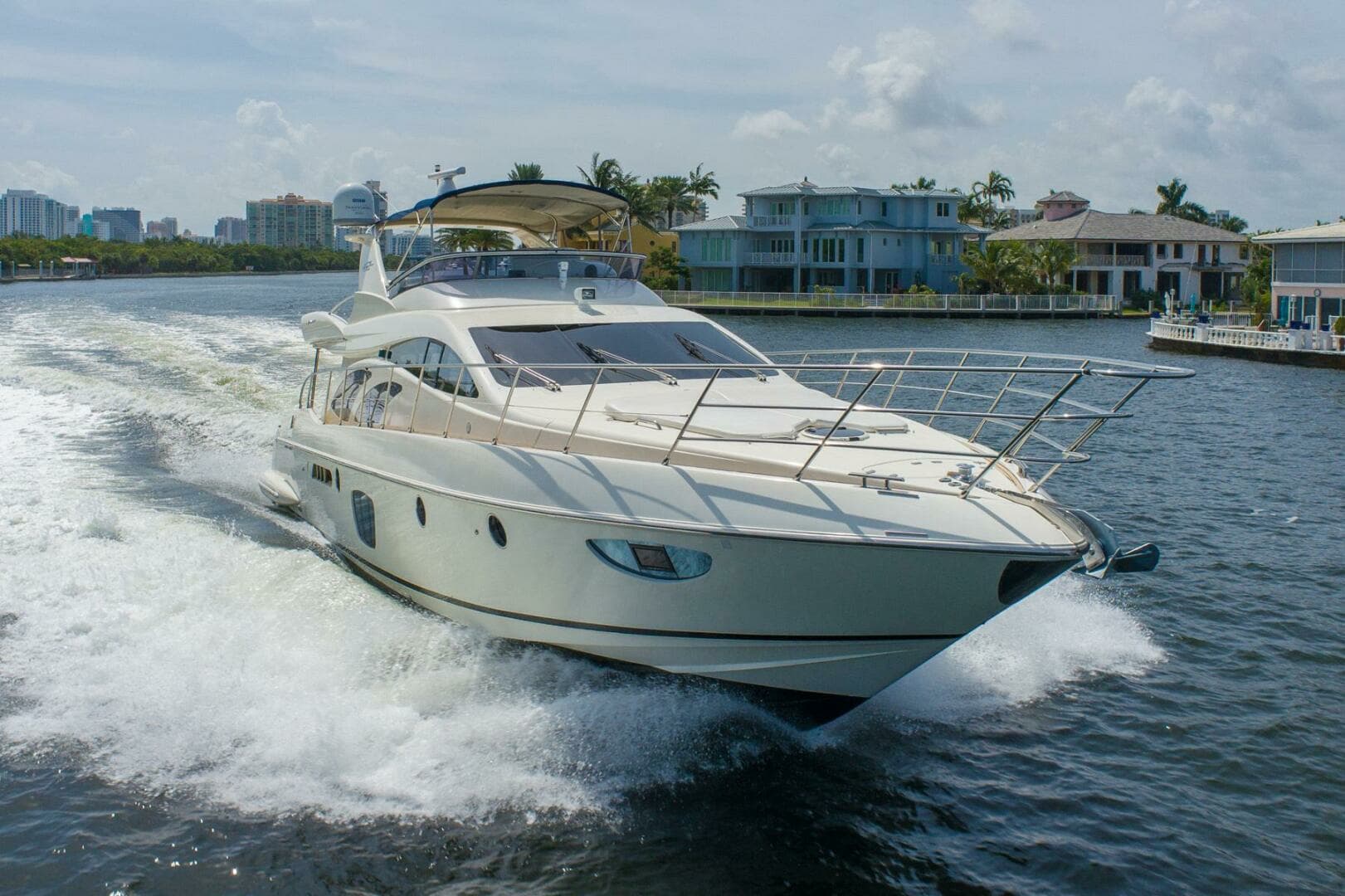 2009 Azimut 62E - Image 3