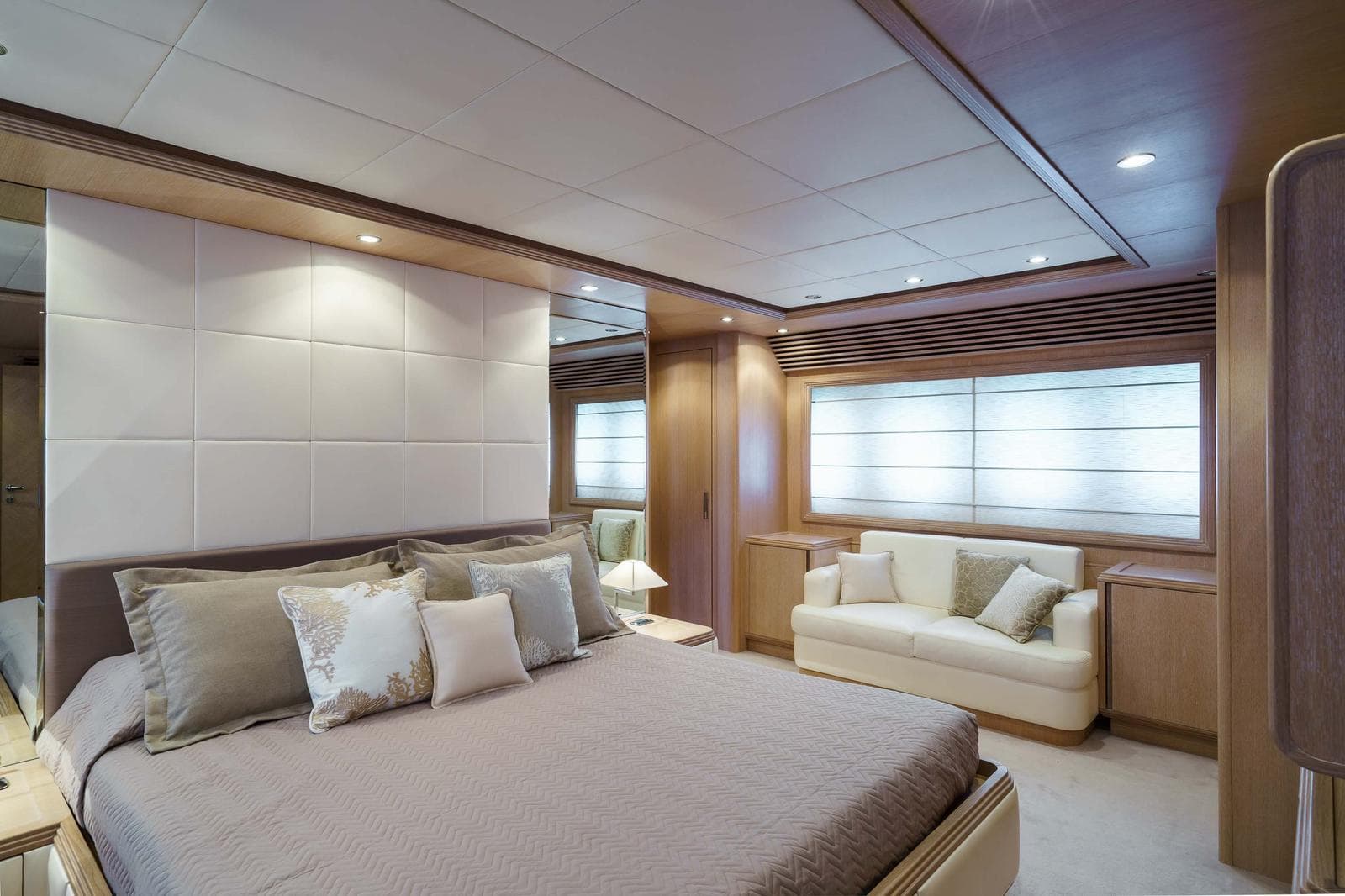 Motor yacht open 85ft