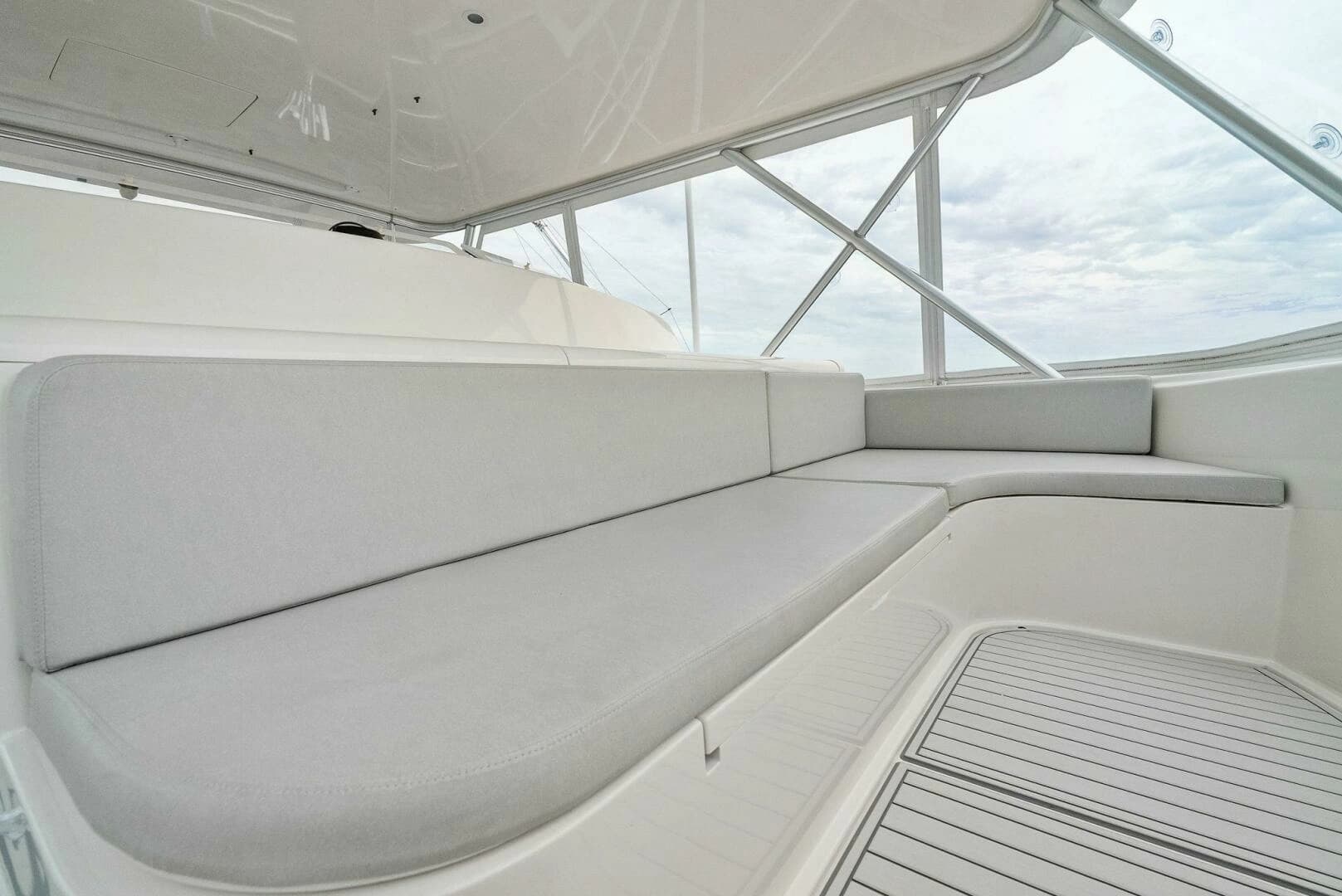 2006 Viking 61 Convertible - Image 64