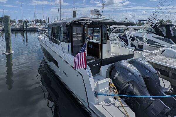 2023 Jeanneau NC 1095 Weekender - Image 1