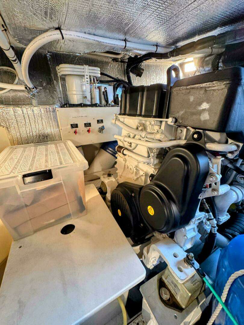2005 Cruisers Yachts 540 Express - Image 73