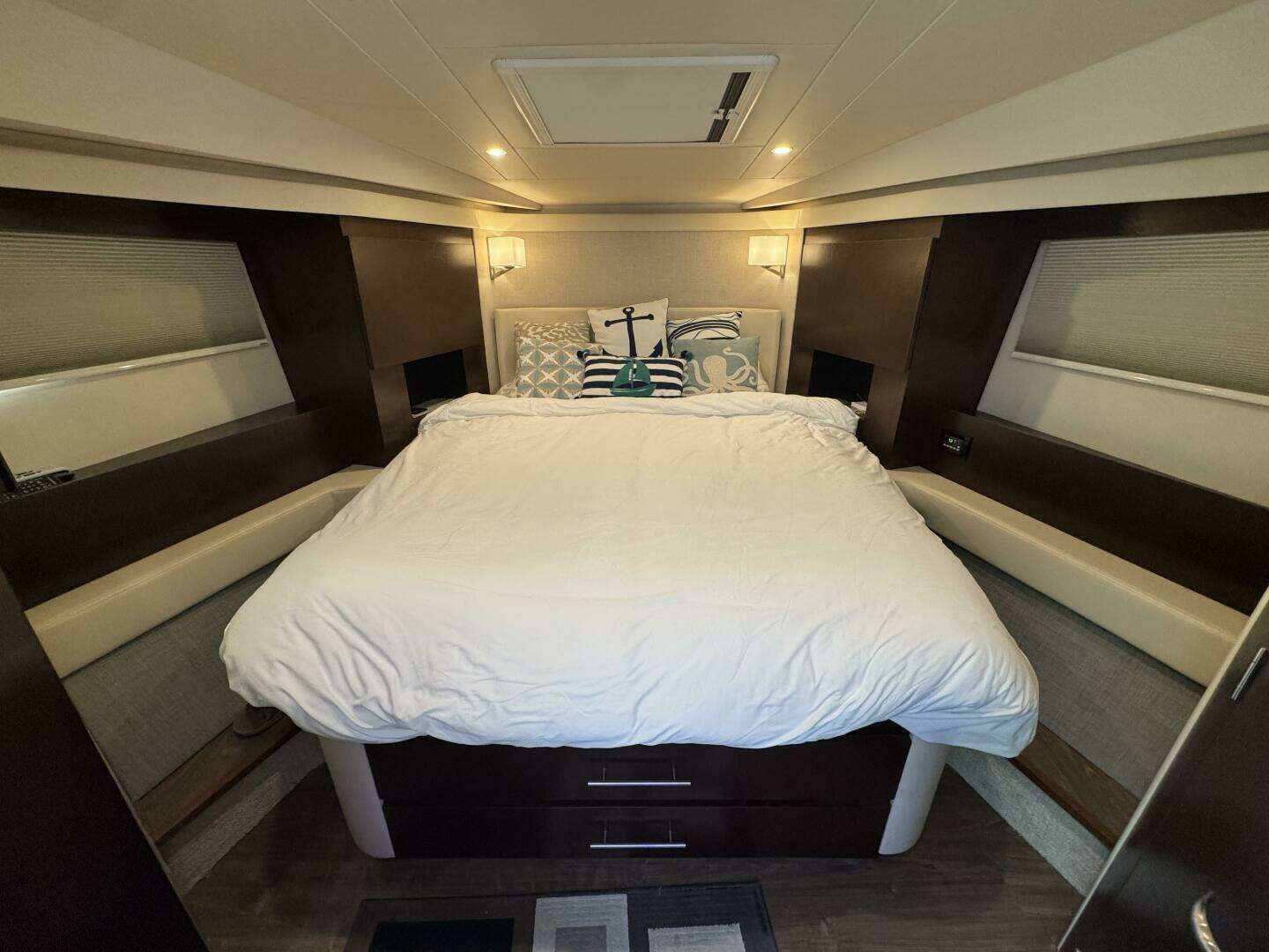 2017 Regal 42 Fly - Image 31