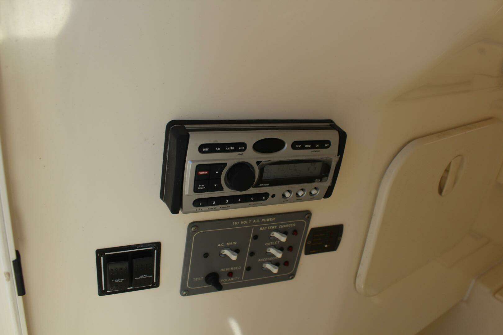2008 Pursuit 3100 Sport - Image 15