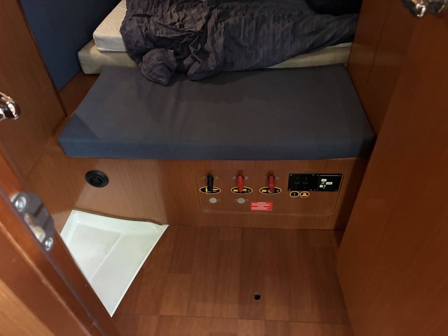 2008 Beneteau Oceanis 43 - Image 29