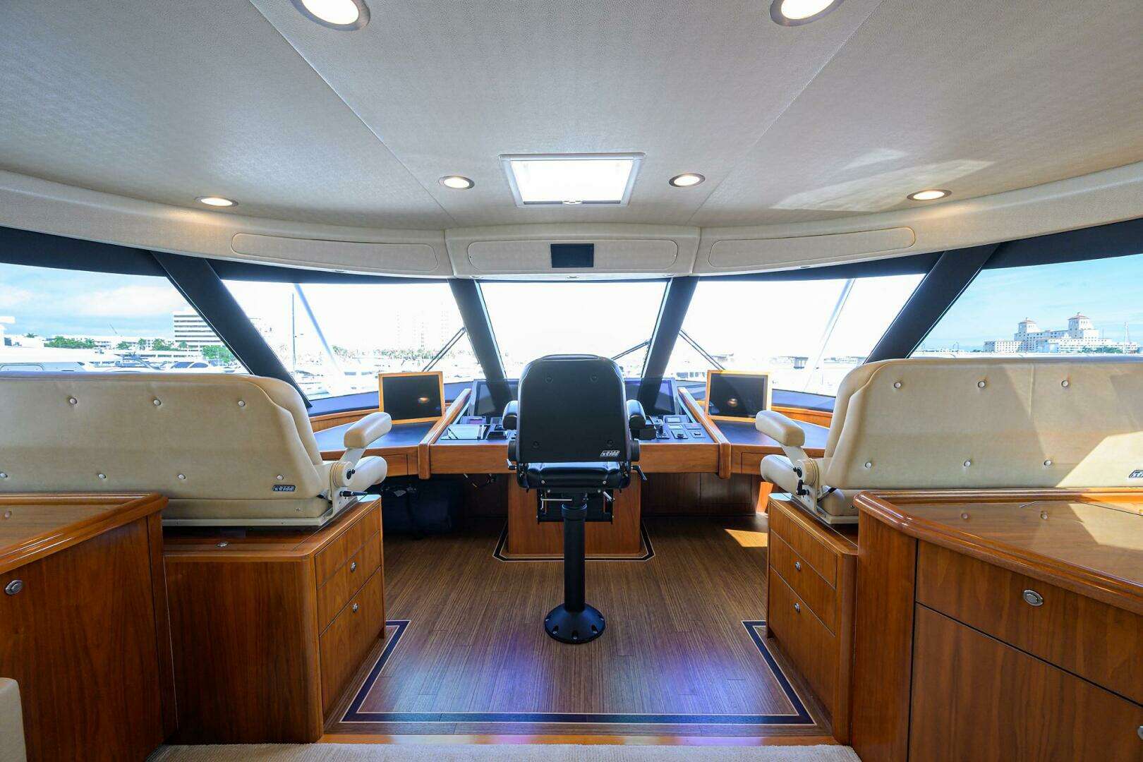 2017 Viking 92 Enclosed Bridge - Image 19