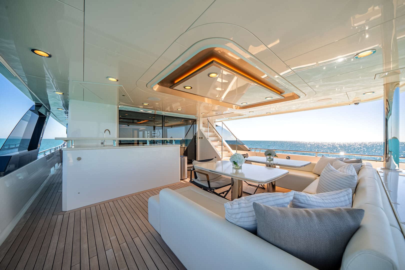 2022 Ocean Alexander 37L - Image 17