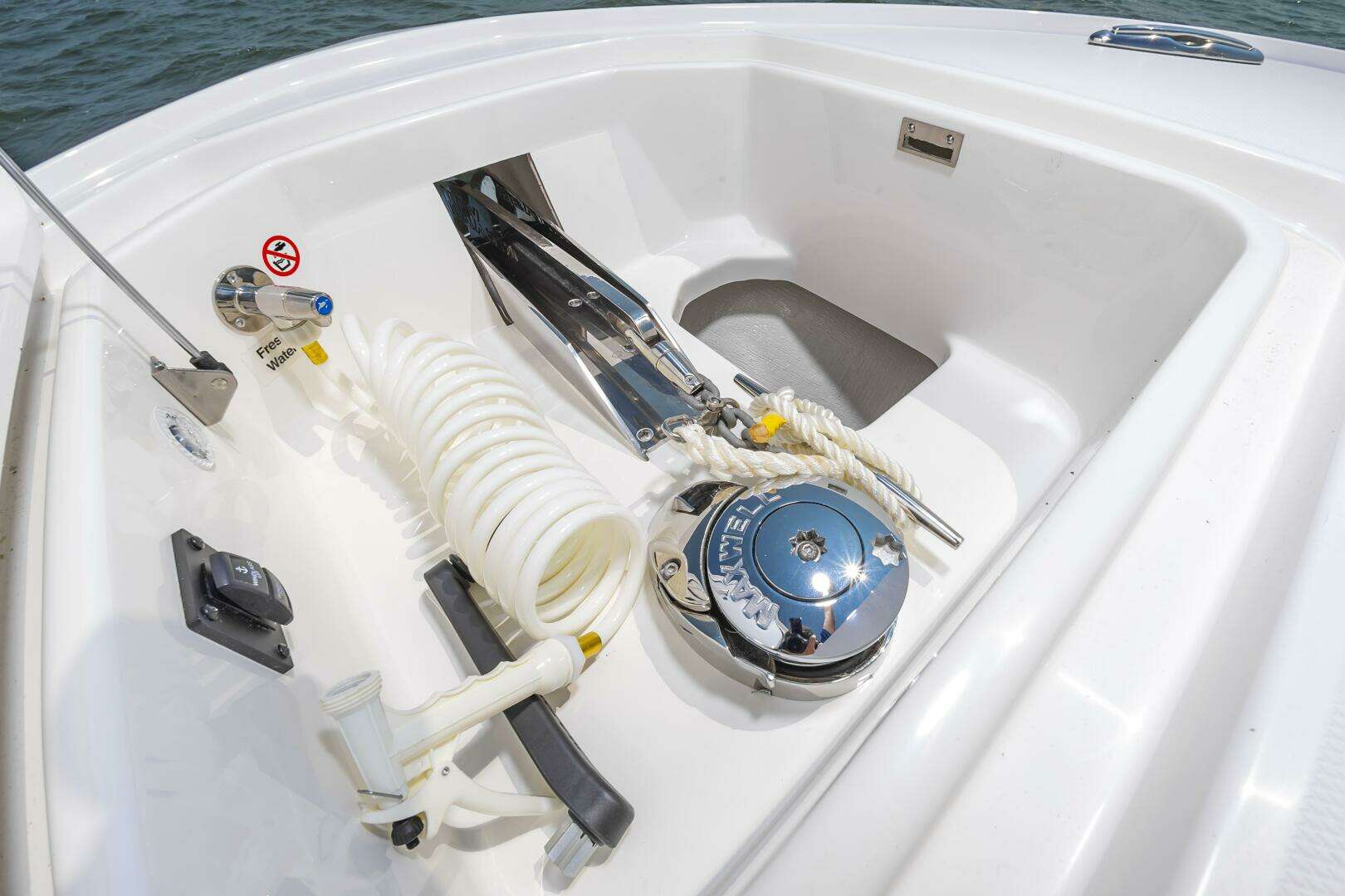 2025 Regulator 35 - Image 33