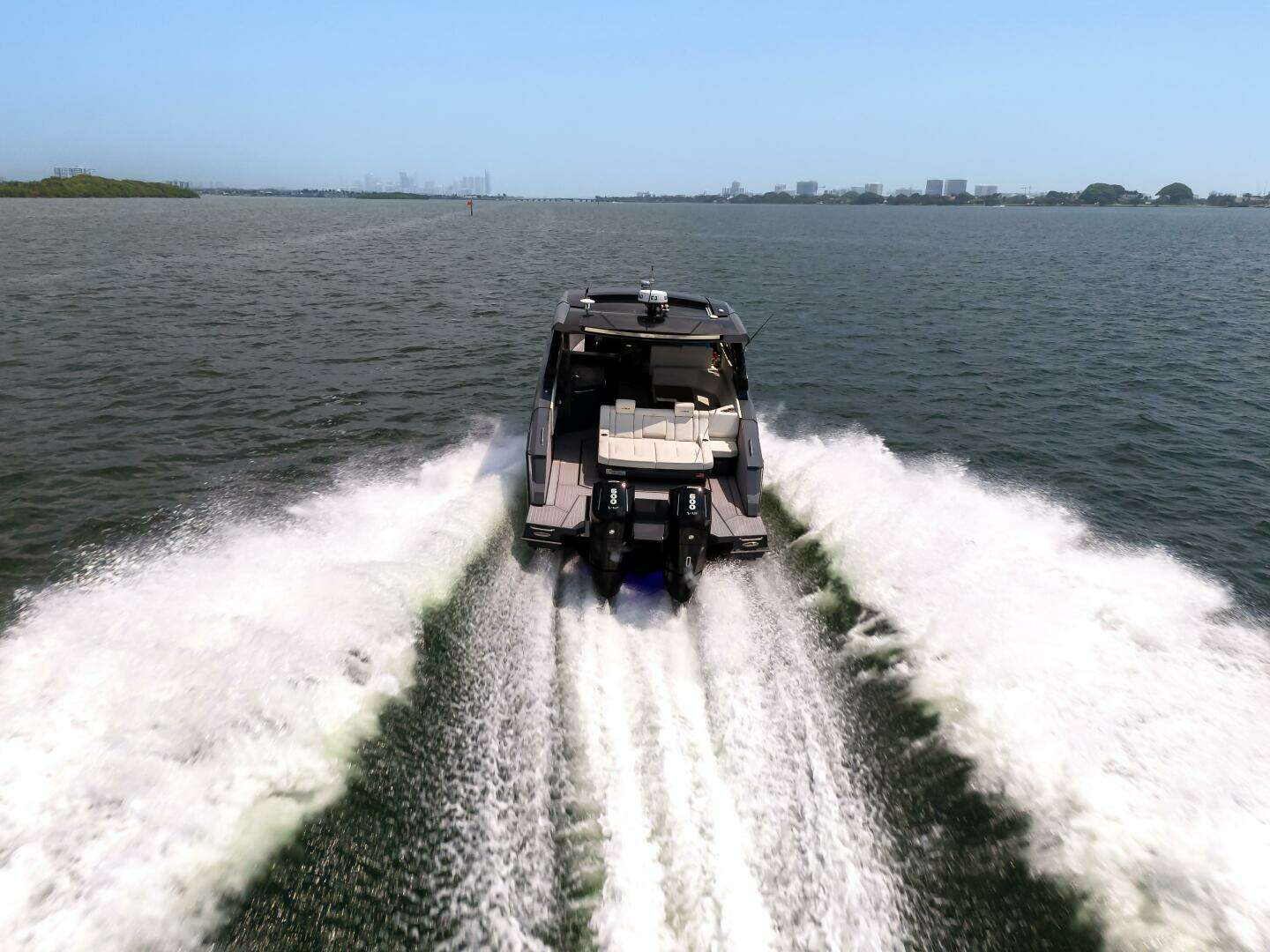 2023 Cruisers Yachts 42 GLS OB - Image 13