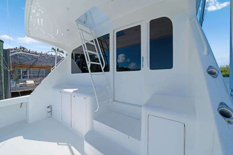 2004 Viking Enclosed Bridge - Image 10