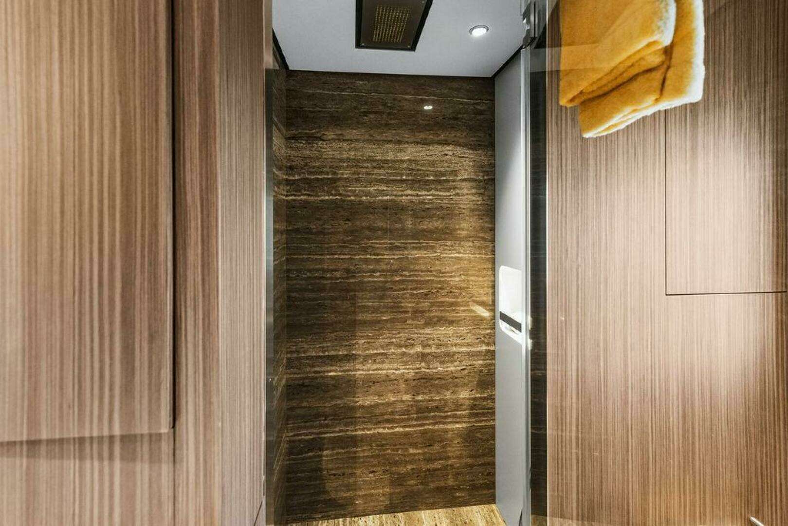 2018 Custom Line CL120 - Image 111
