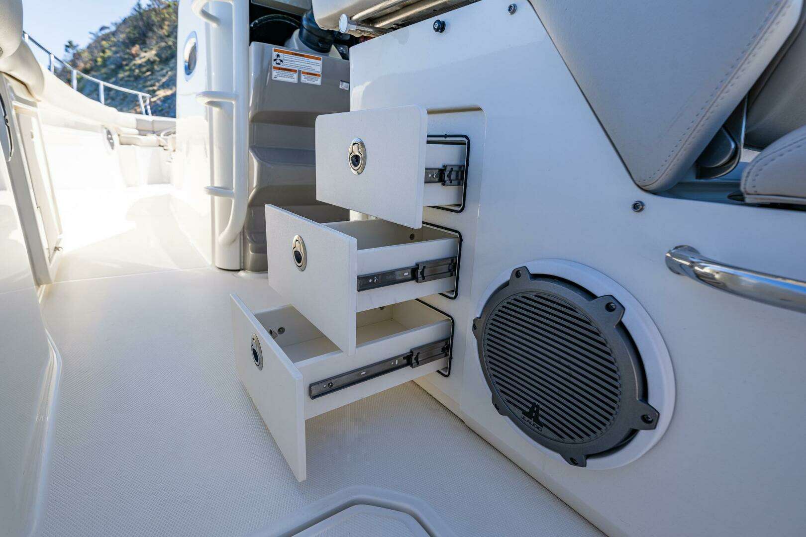 2017 Boston Whaler 330 Outrage - Image 24