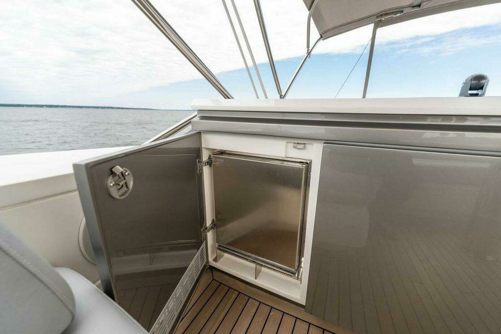 2020 Princess S66 - Image 24