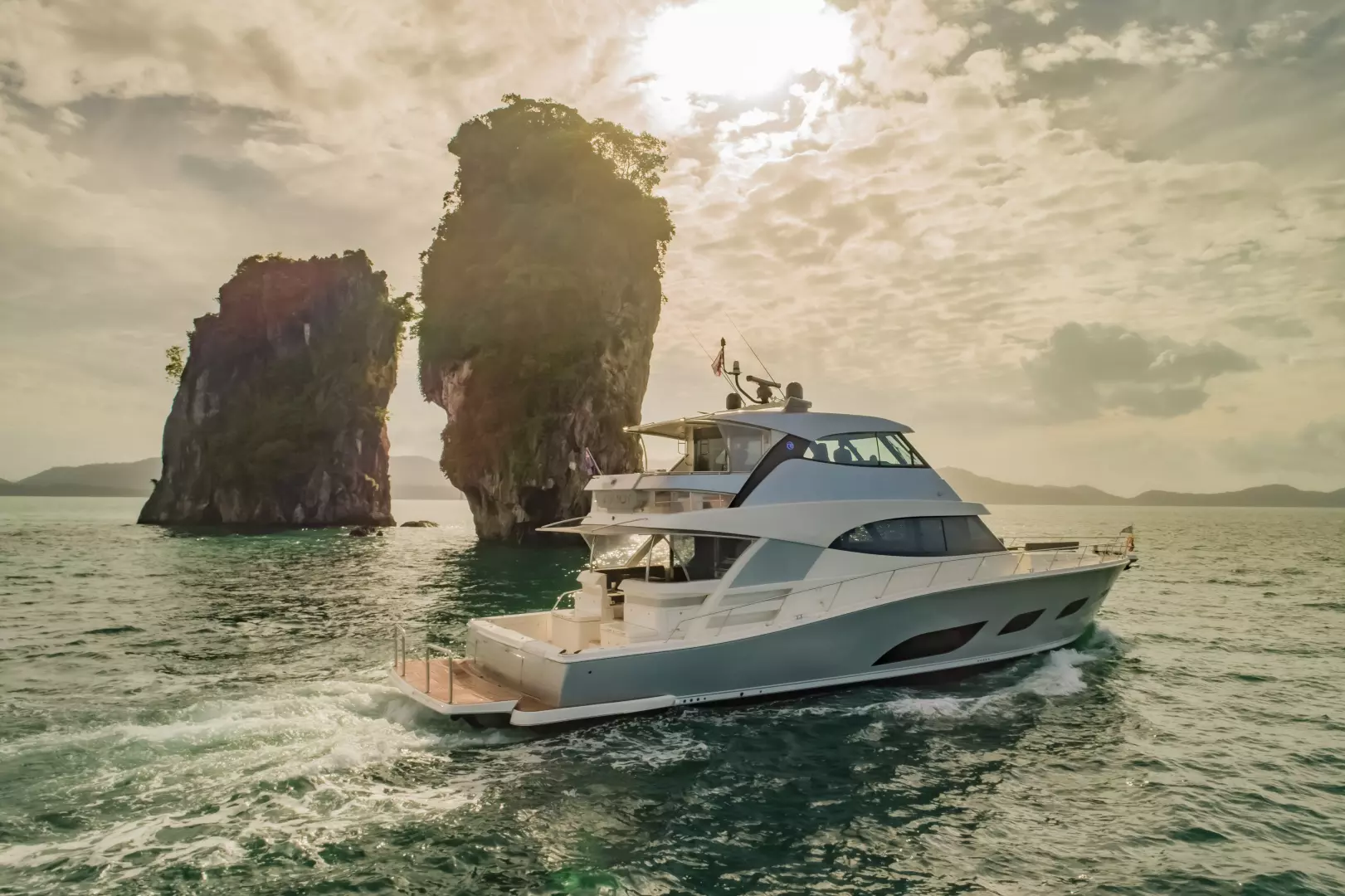 2019 Riviera 68 Sport Motor Yacht - Image 4