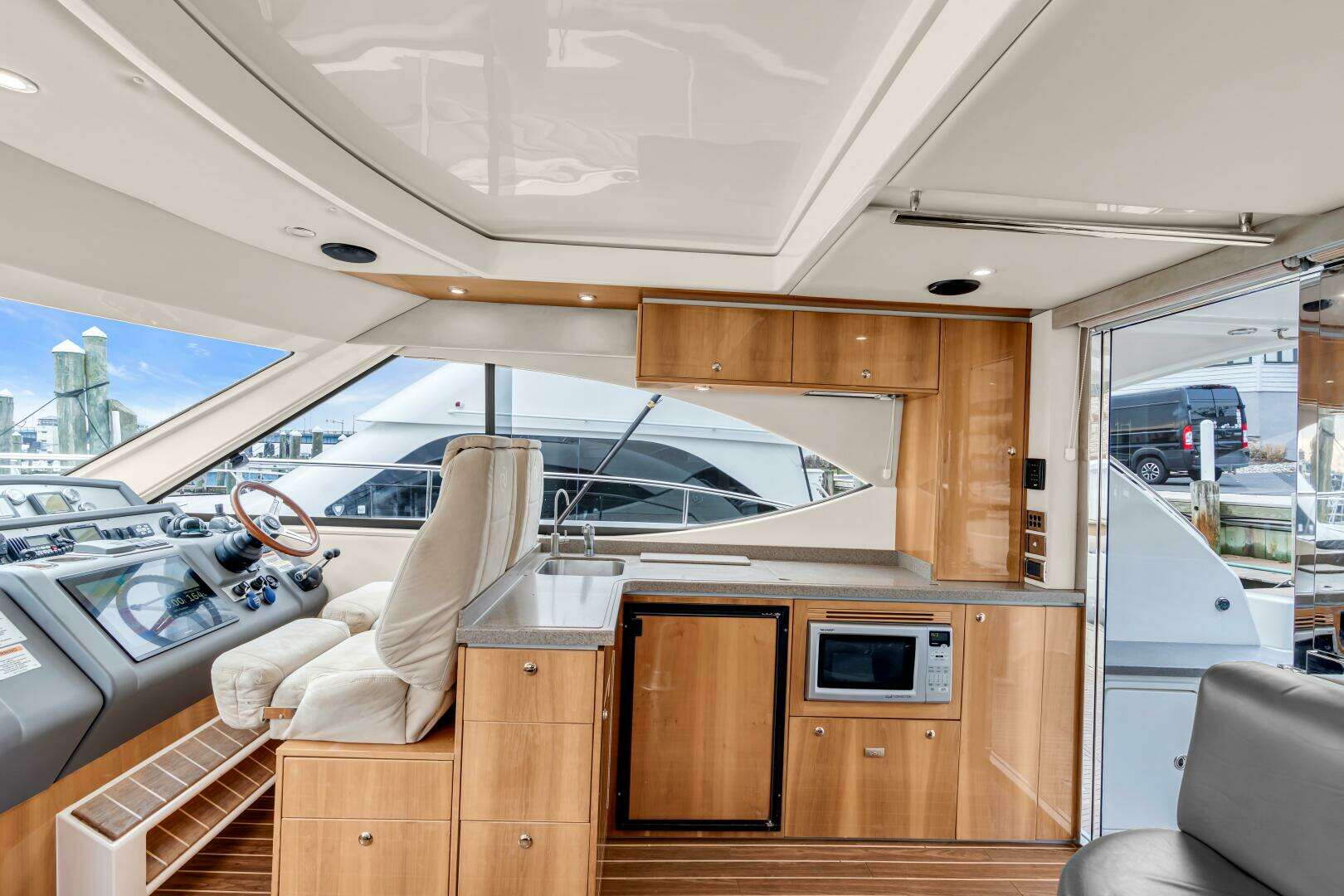 2014 Riviera 44 Sport Yacht - Image 43