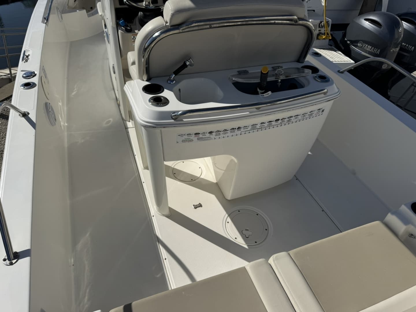 2019 Boston Whaler 270 Dauntless - Image 26