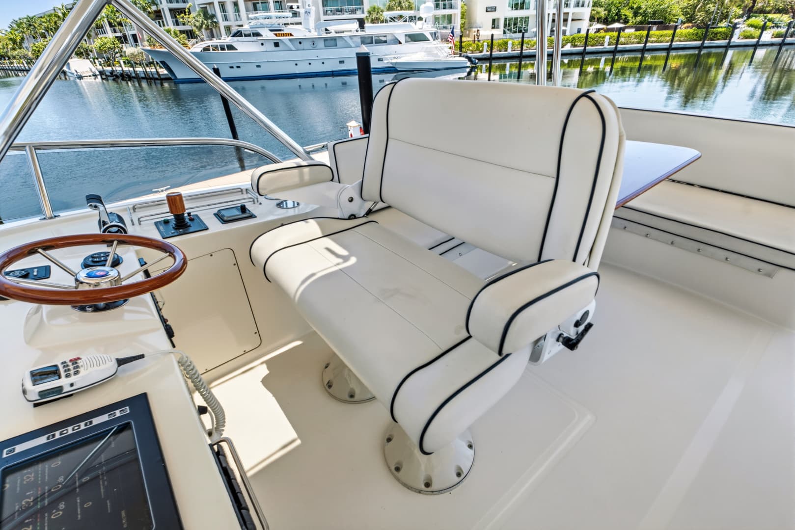 2007 Hinckley TALARIA 55MY - Image 89