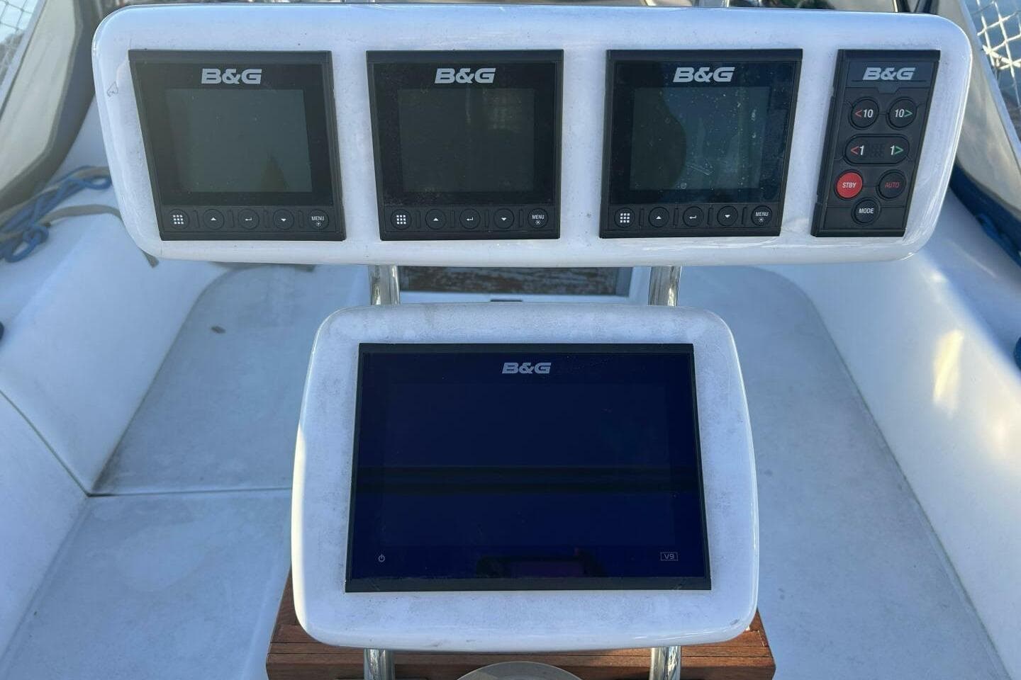 1995 Catalina 320