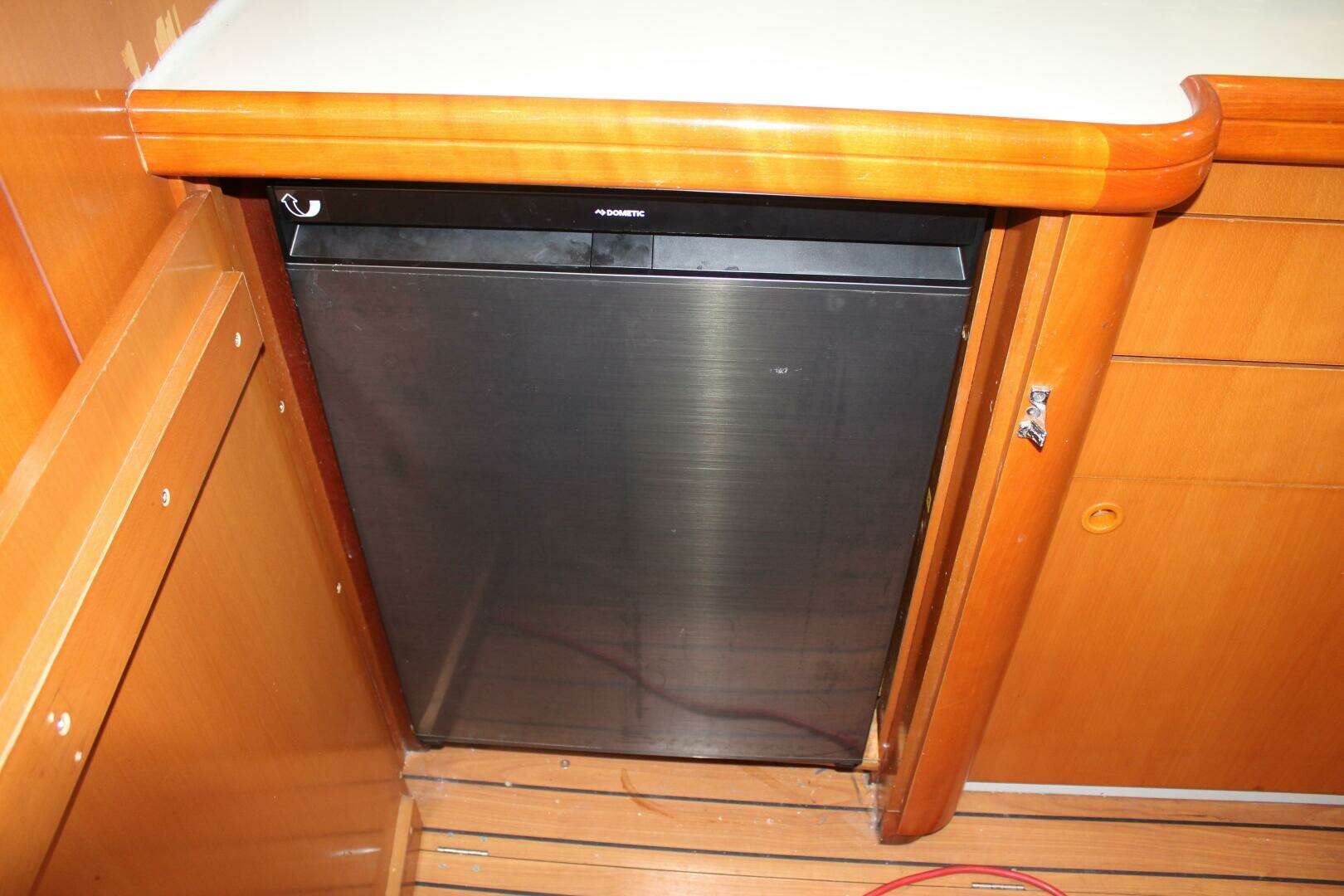2004 Lagoon 43 Power Cat - Image 12