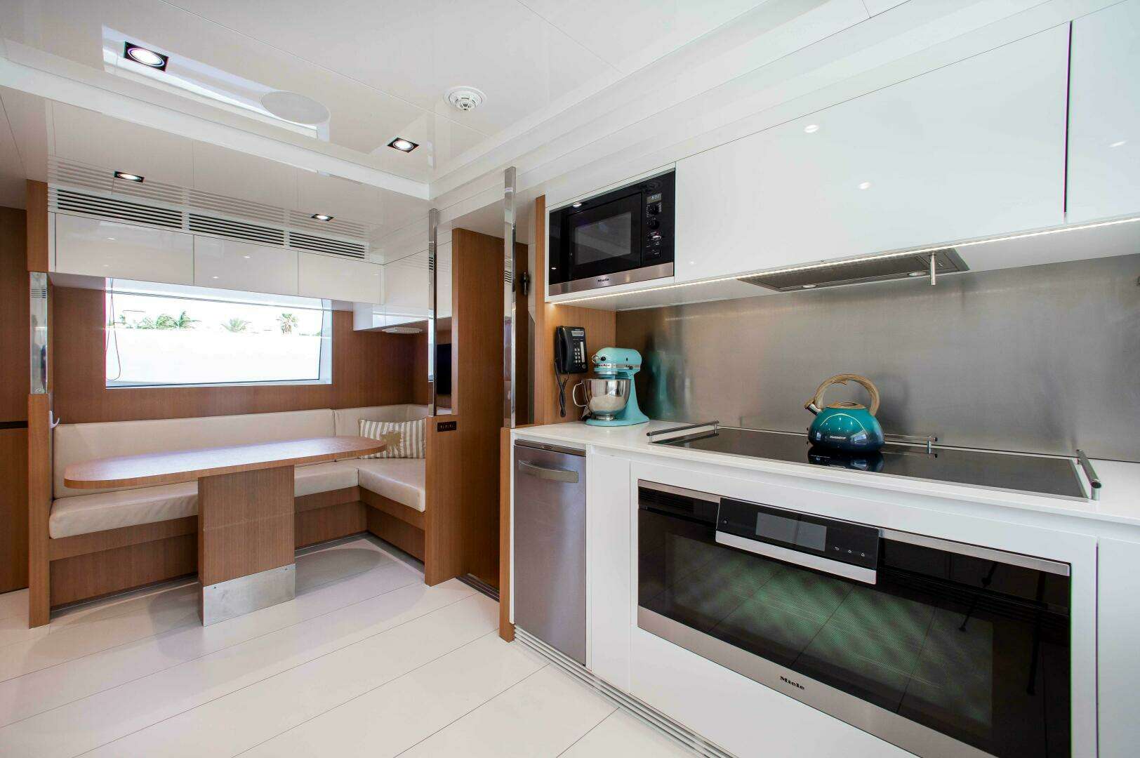 2014 Riva Mythos - Image 43