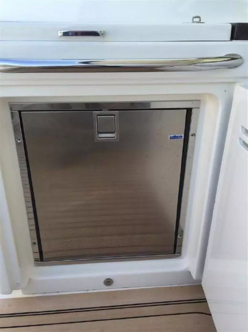 2013 Sea Ray Sundancer - Image 19