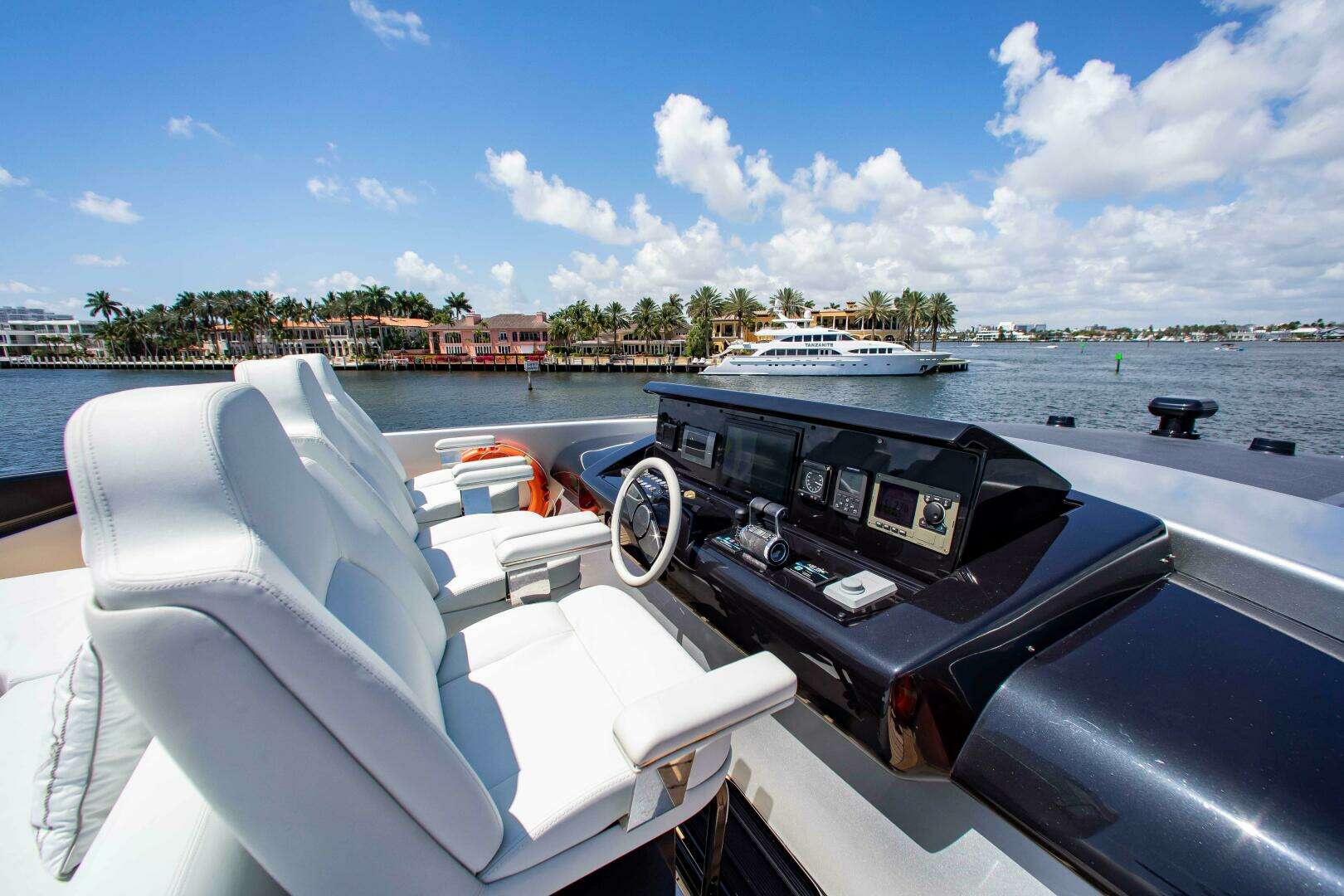 2014 Riva Mythos - Image 14