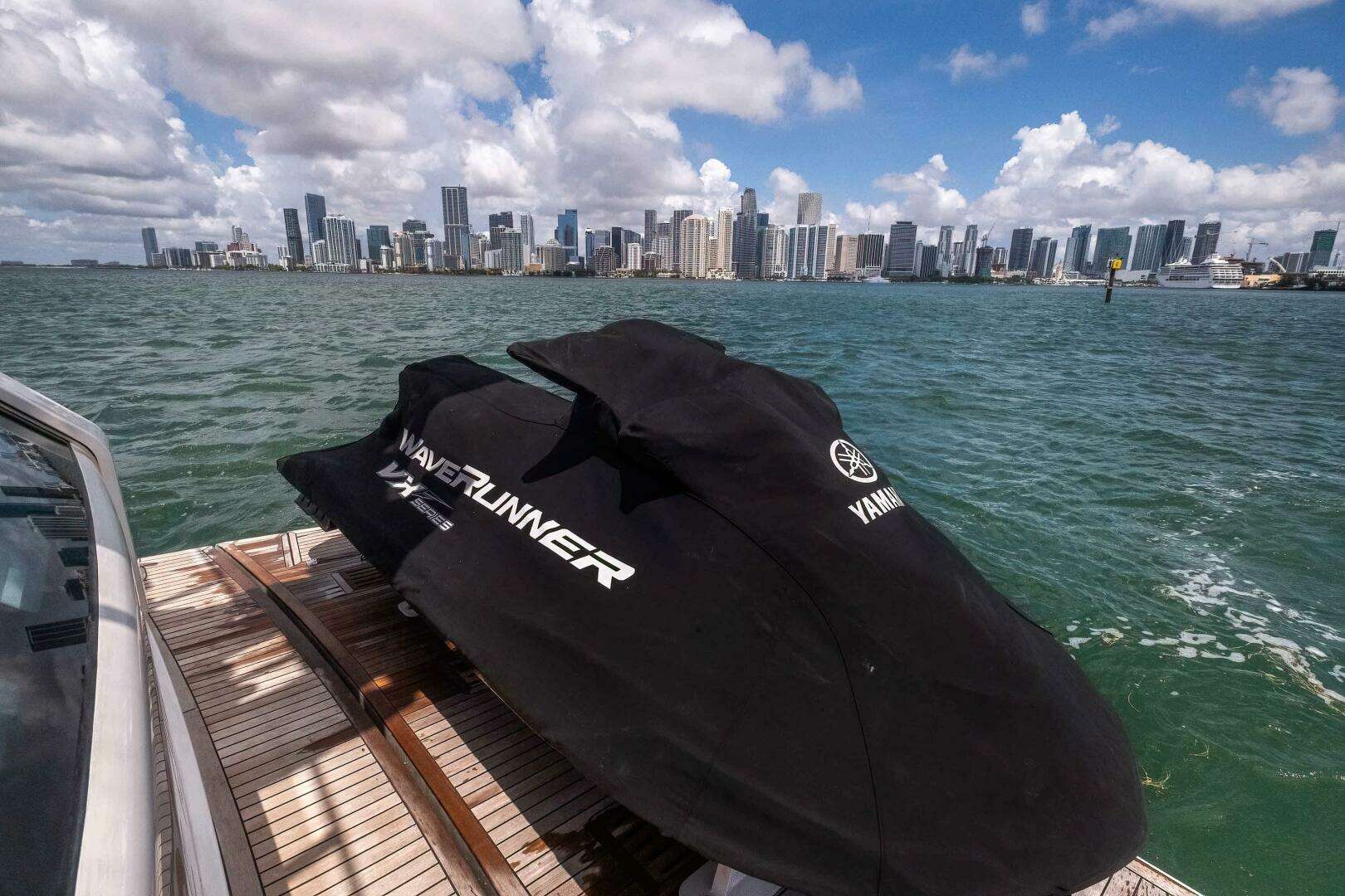 2013 Fairline 65 Squadron - Image 14
