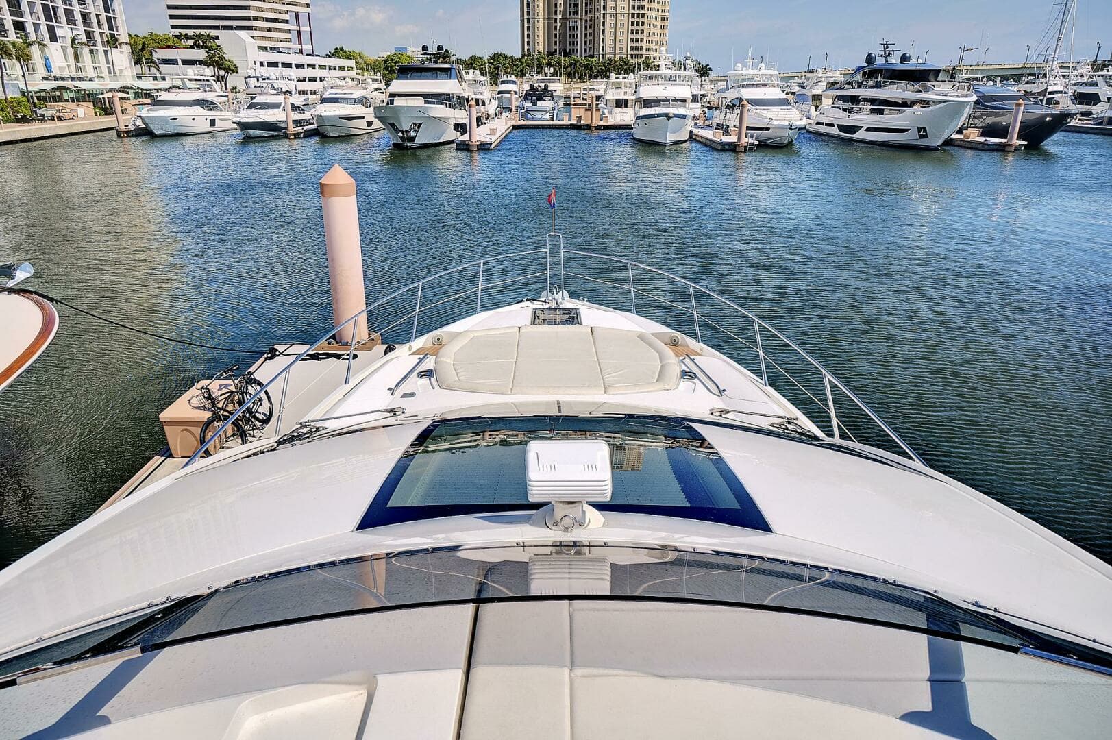 2017 Sunseeker 68 Sport Yacht - Image 11