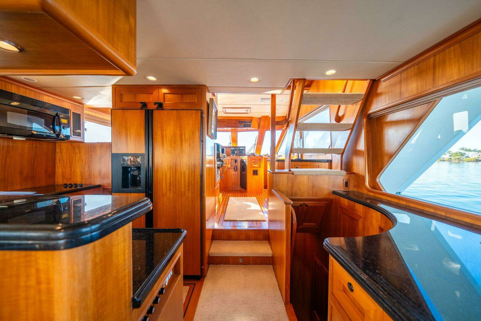2006 Offshore Yachts 72 Pilothouse - Image 27