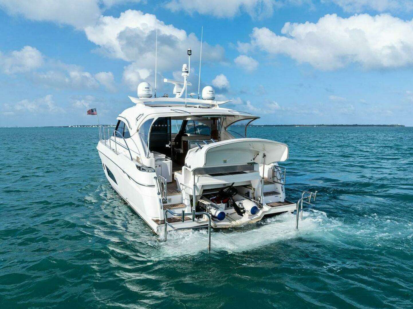 2018 Riviera 4800 Sport Yacht - Image 6