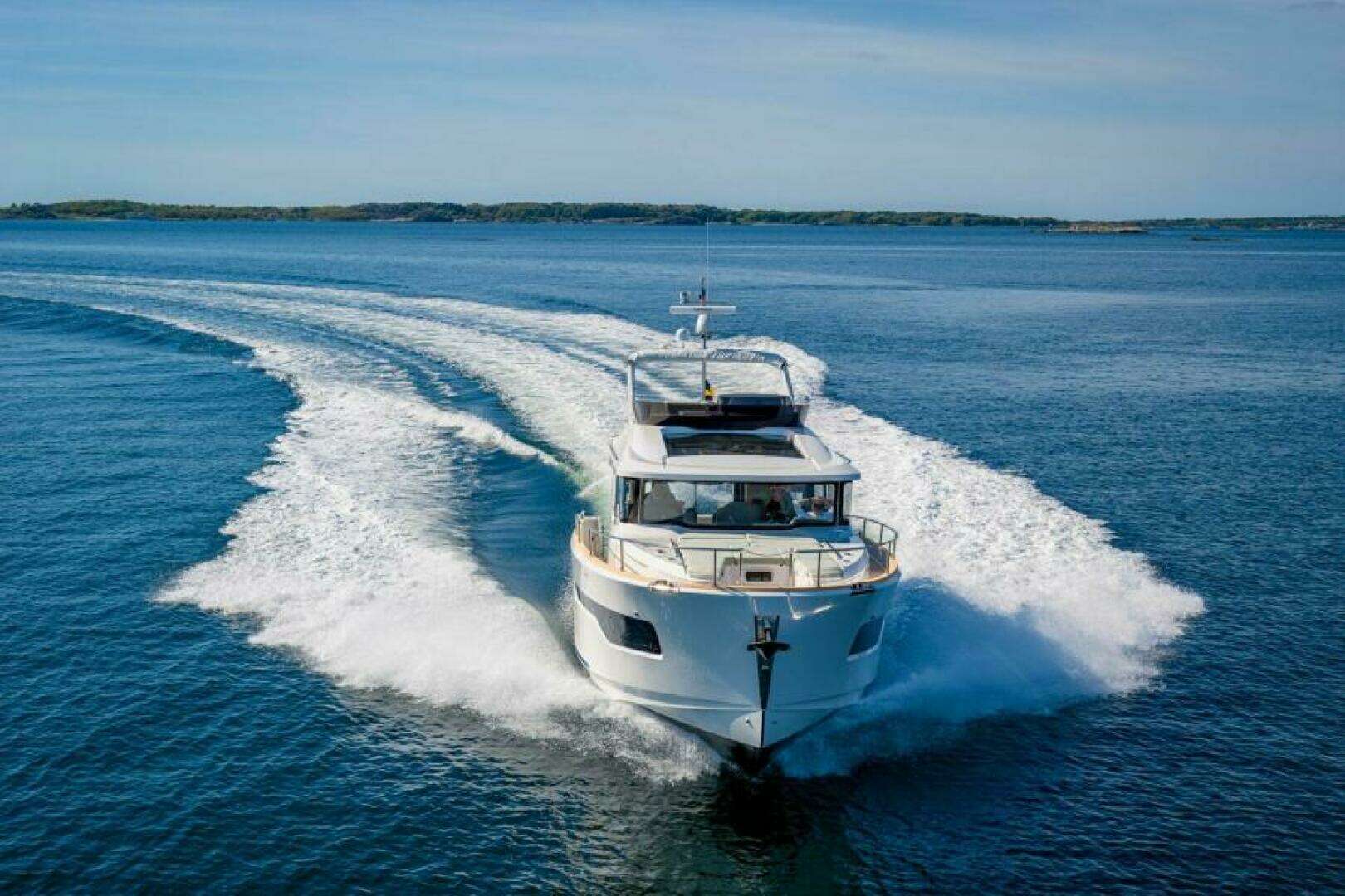 2027 Nimbus 495 Flybridge - Image 4