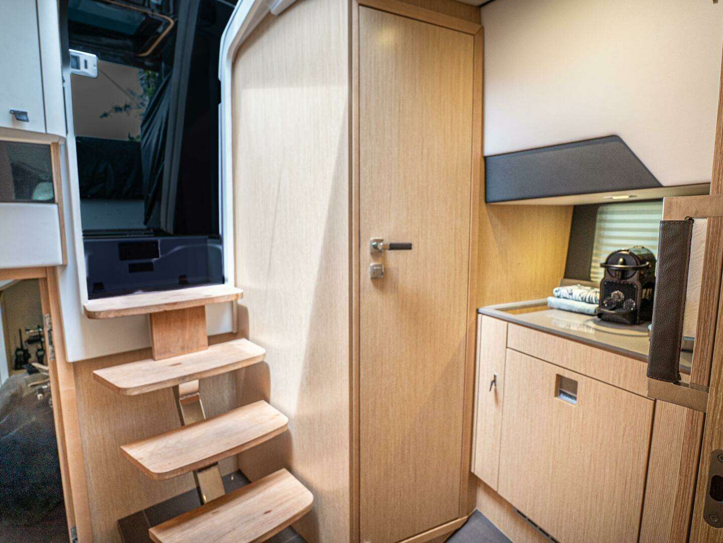 2024 Fjord 41 XP - Image 23