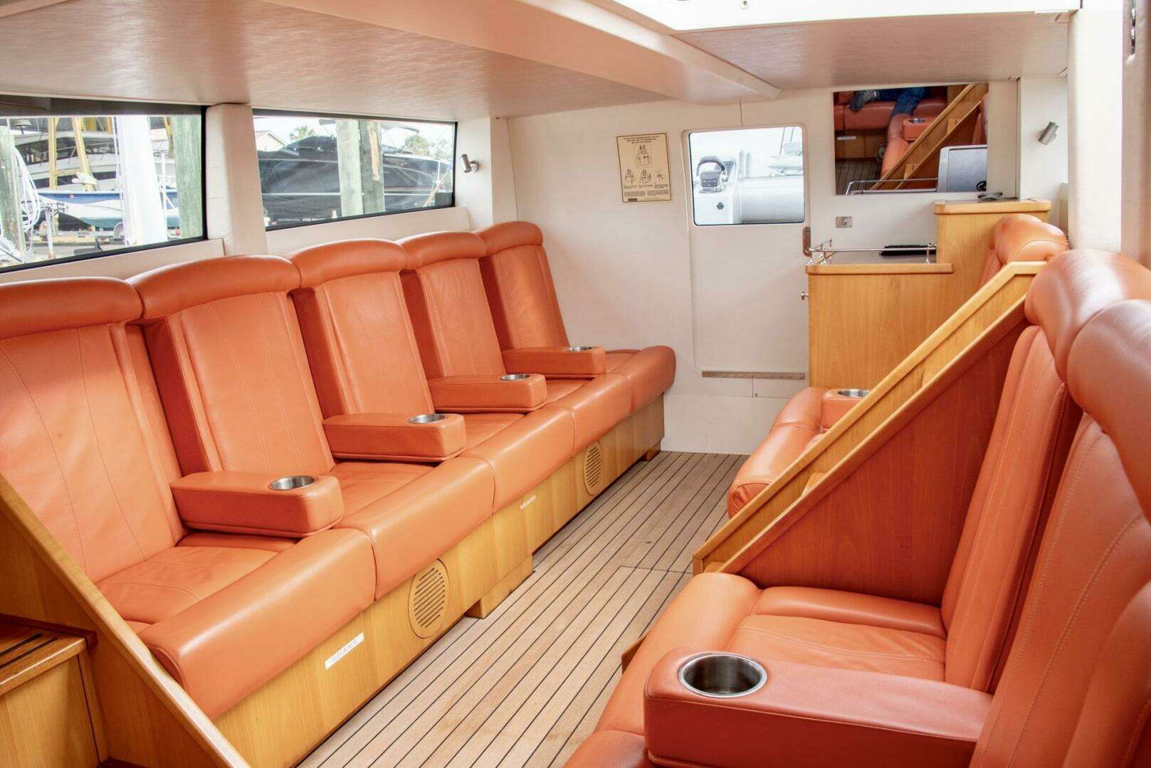2016 Hodgdon Yachts Venetian Limo - Image 8