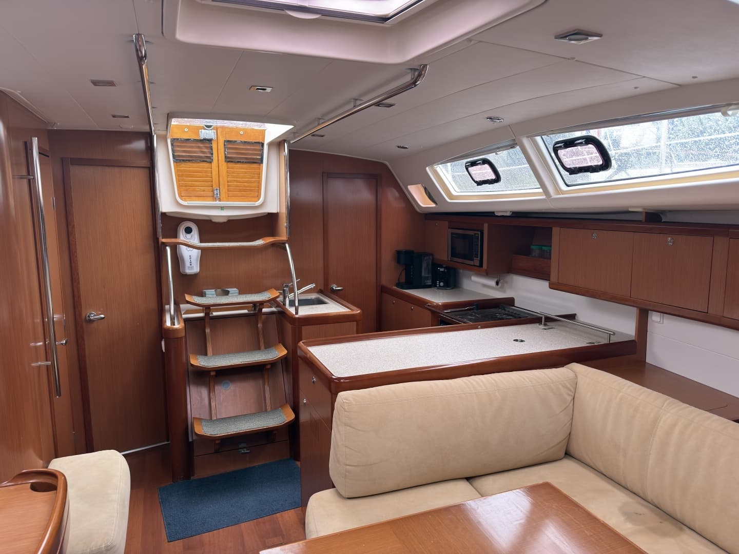 2010 Beneteau — - Image 15