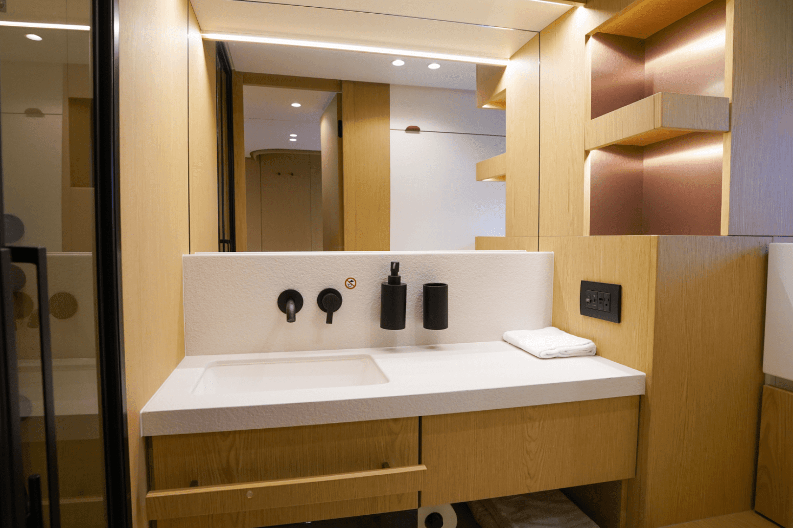 2026 Azimut Fly 62 - Image 58