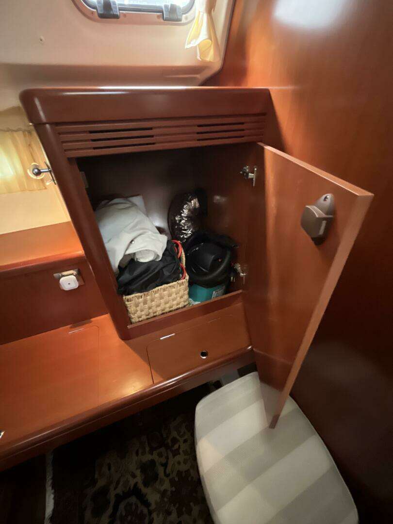 2007 Beneteau 49 - Image 30