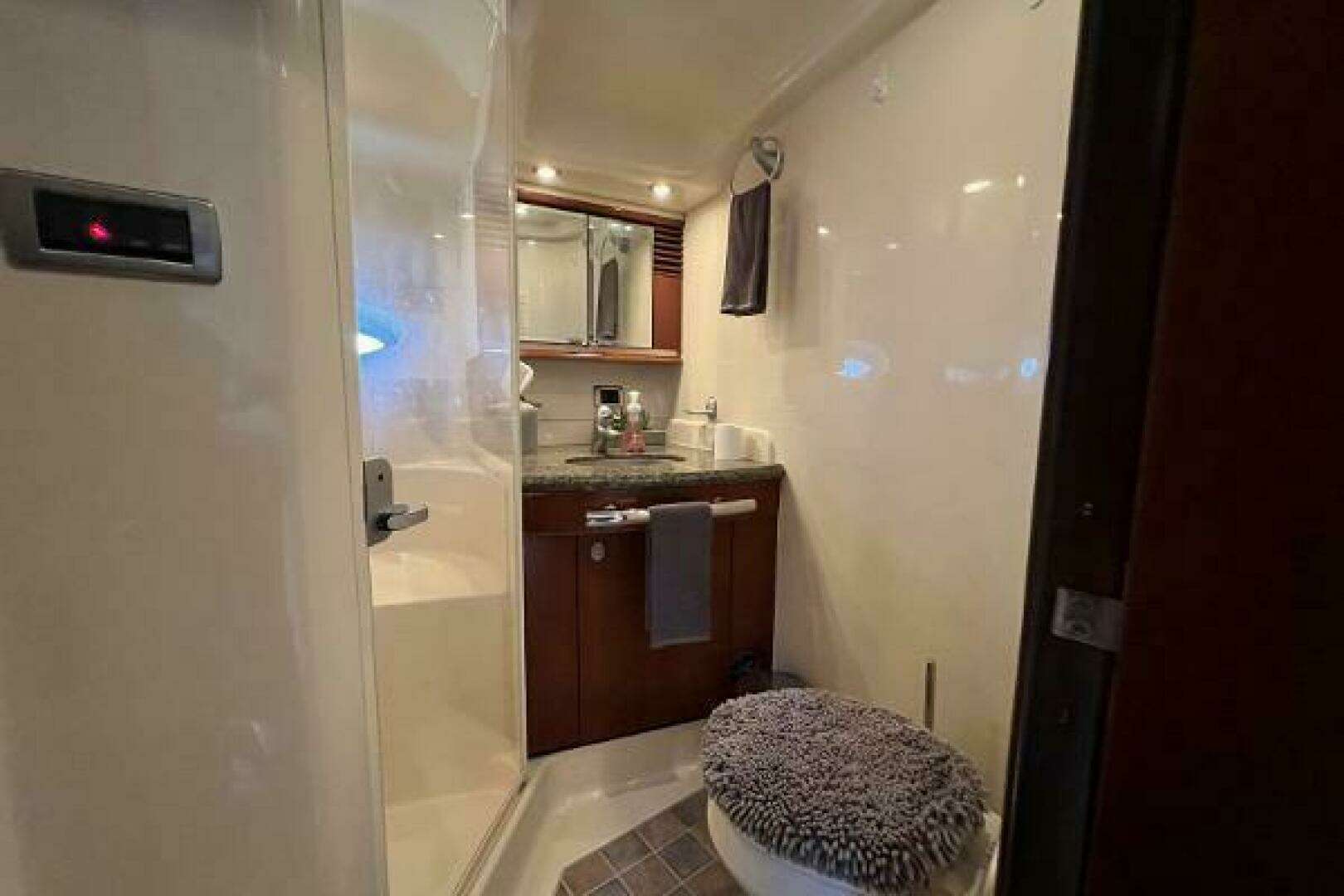 2005 Sea Ray 500 Sundancer - Image 29