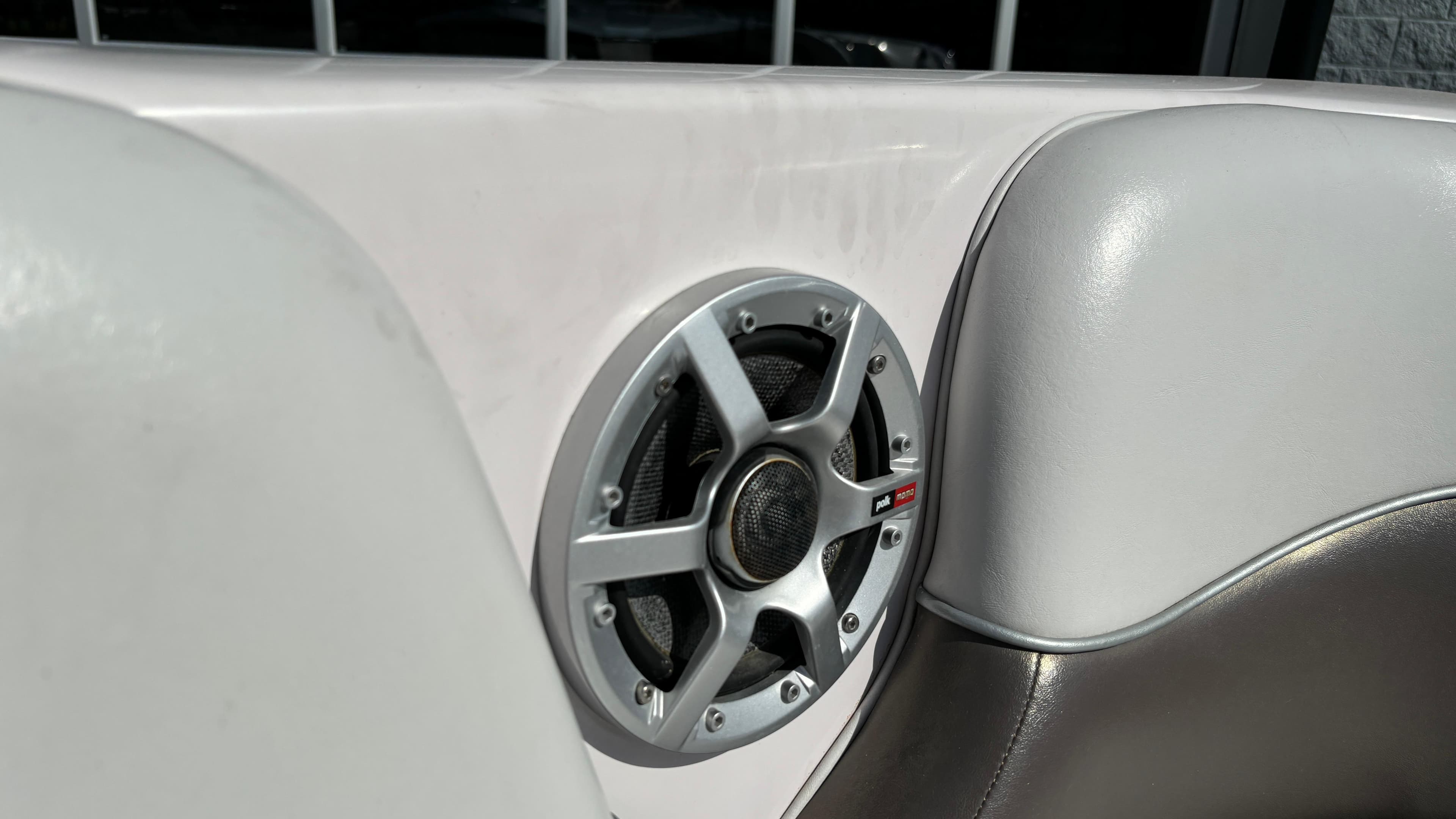 2005 Correct Craft SV211 Nautique Air boat speaker and upholstery detail.